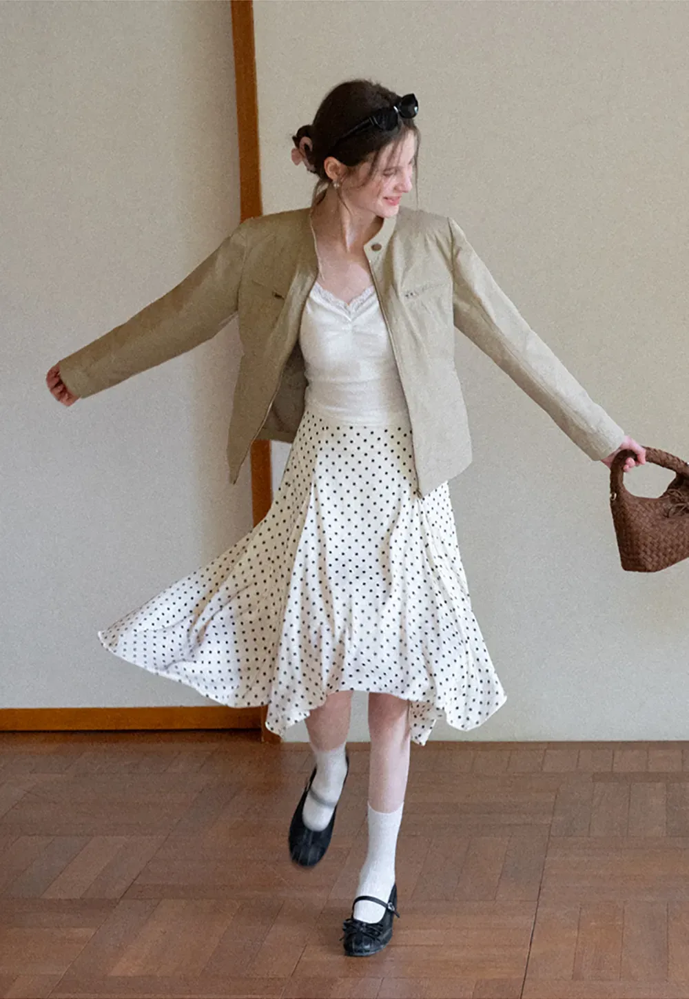 Short jacket with stand collar and front pockets