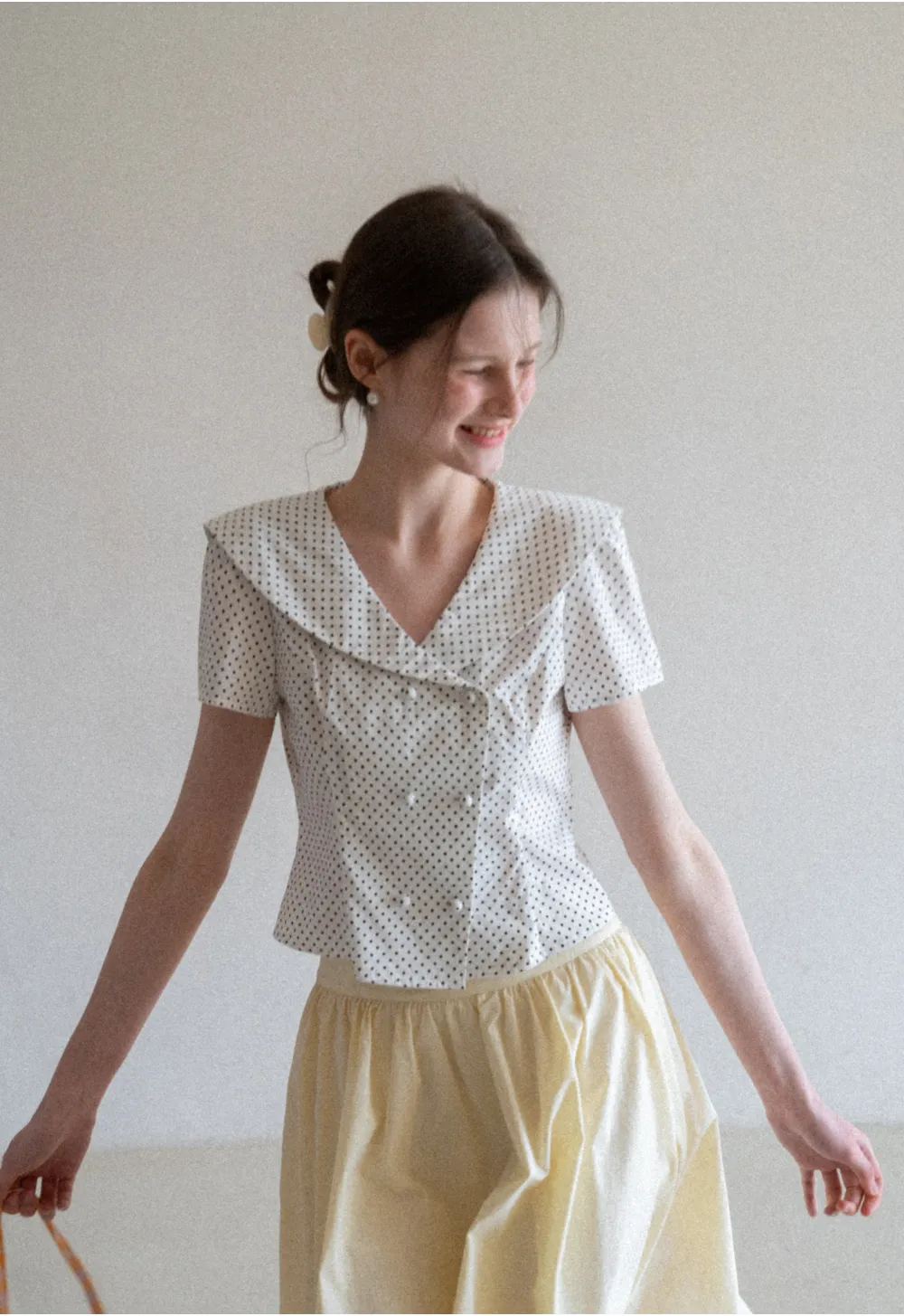 Polka dot short sleeve shirt with collar and buttons