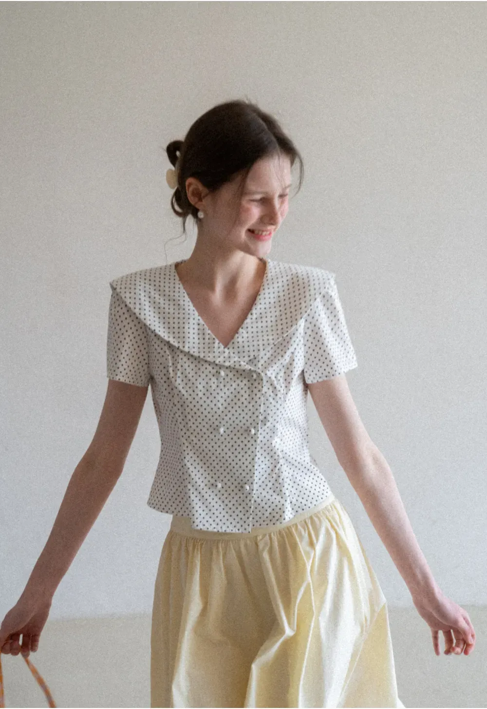 Polka dot short sleeve shirt with collar and buttons