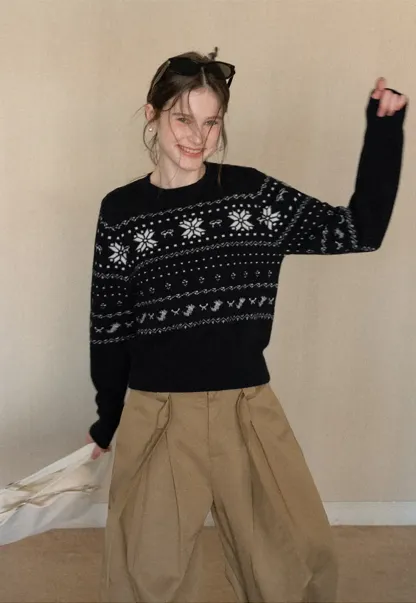 Wide leg pleated casual pants with tie waist design