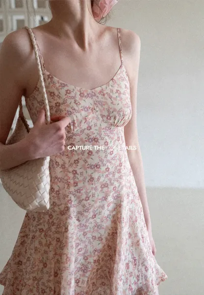 Floral Print Sleeveless Mini Dress with Pleated Skirt