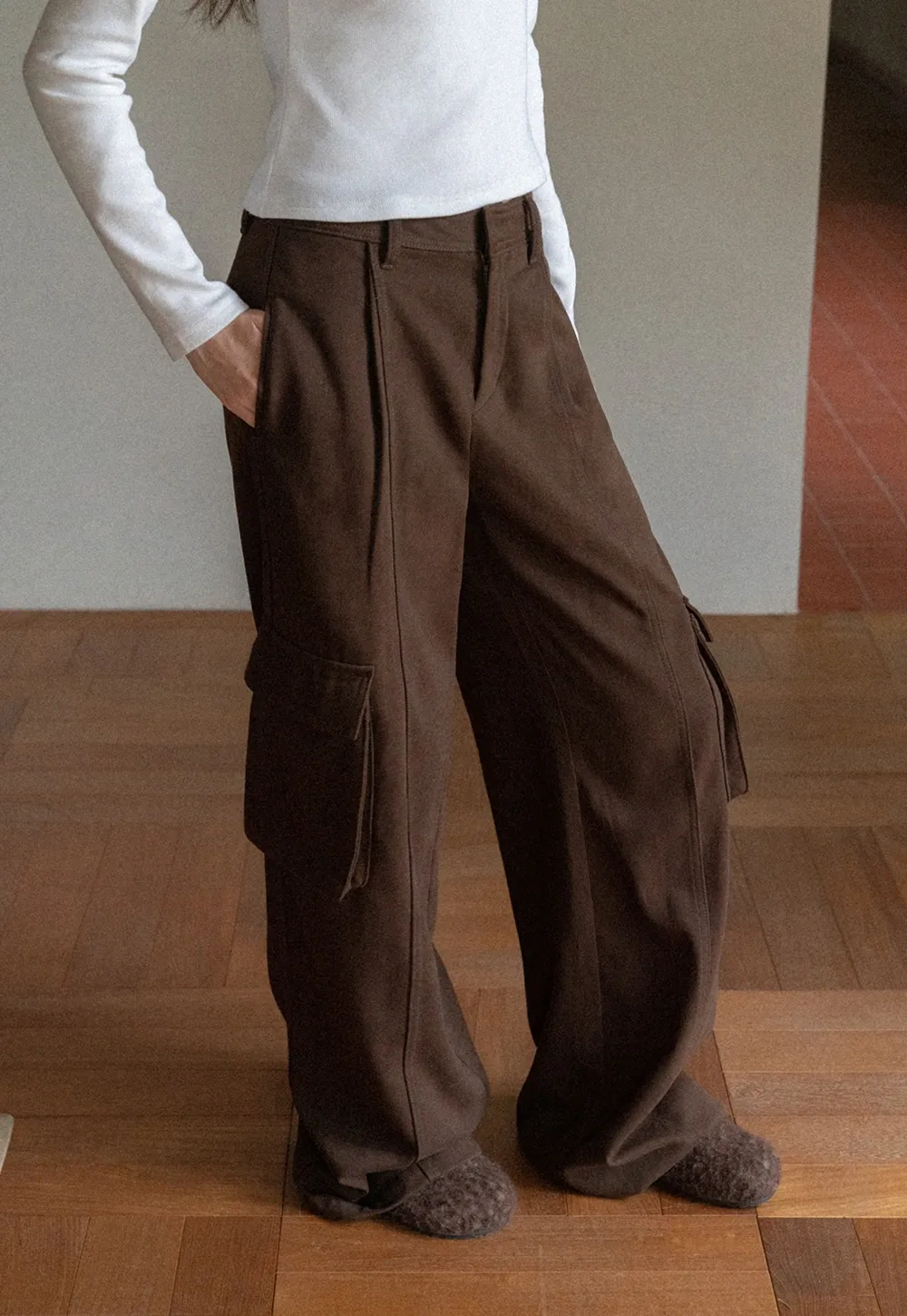 Women Brown Wide-Leg Cargo Pants with Pockets