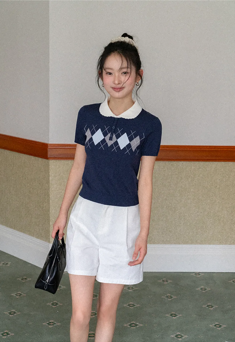 Knitted Short Sleeve Sweater with Collar and Diamond Pattern