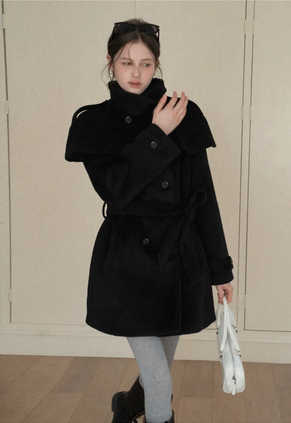 Elegant Wool Coat with Belted Design and Wide Collar
