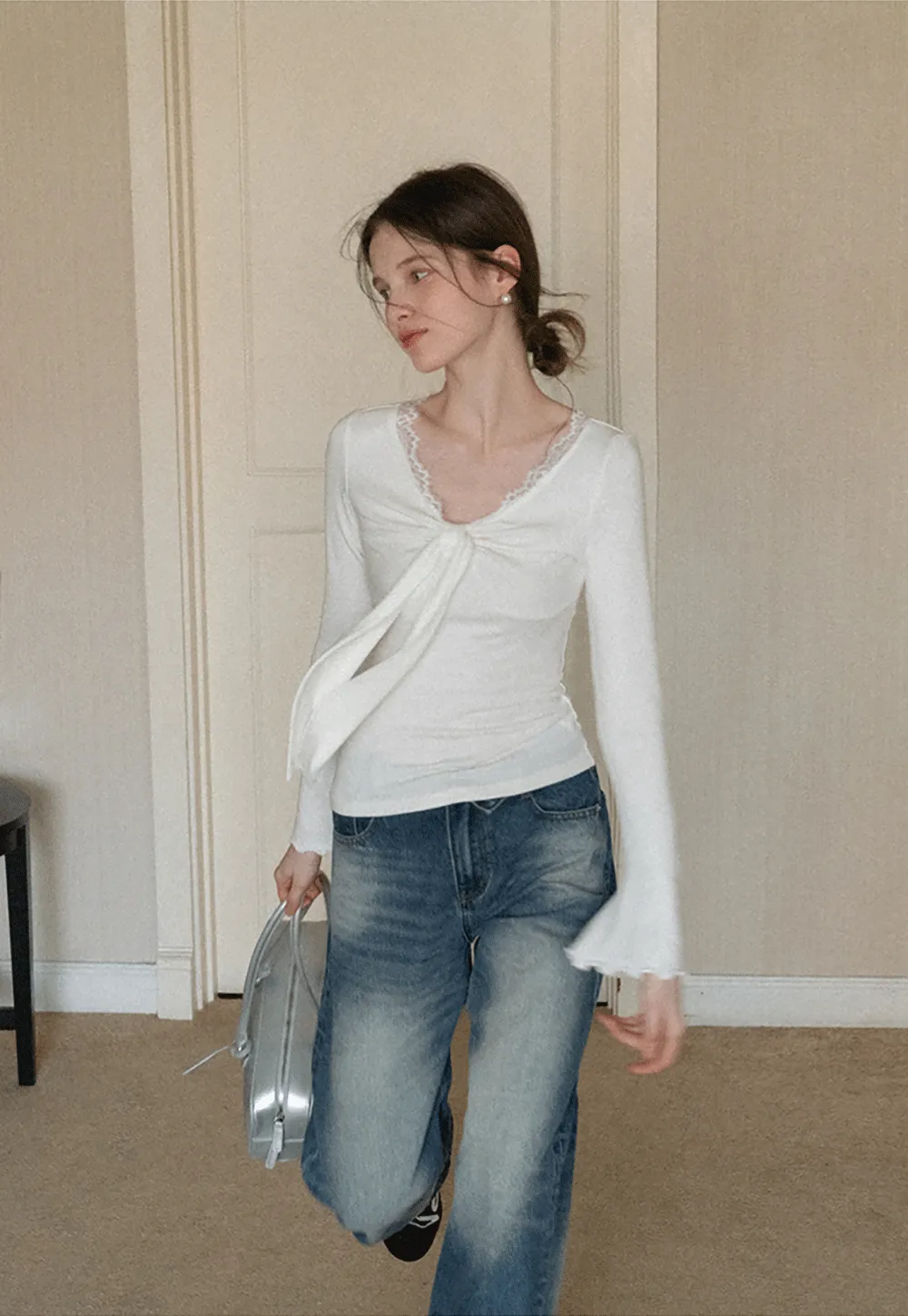 Wide leg high waist denim jeans with faded wash design