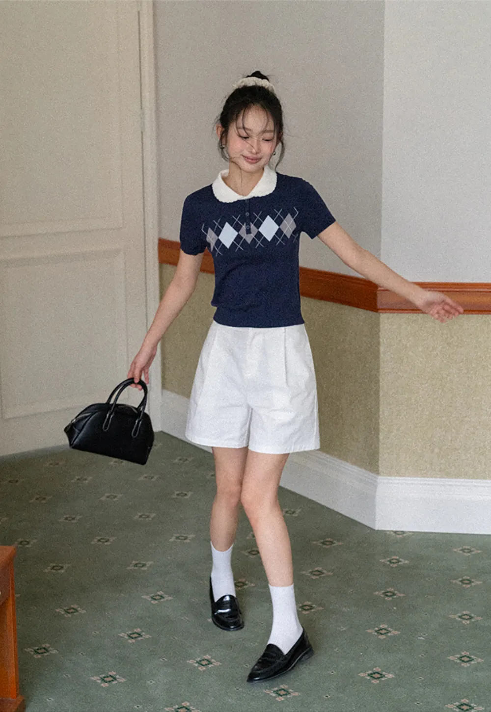 Knitted Short Sleeve Sweater with Collar and Diamond Pattern