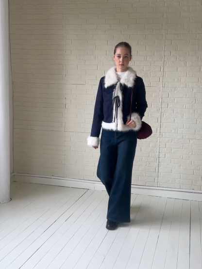 Chic Cropped Jacket with Faux Fur Collar