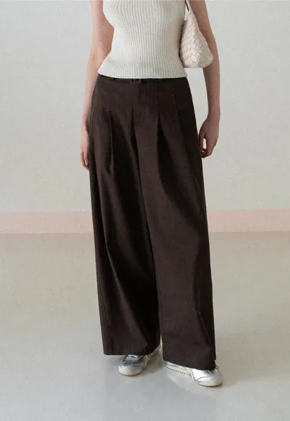 Wide Leg Pleated Casual Pants with Belt