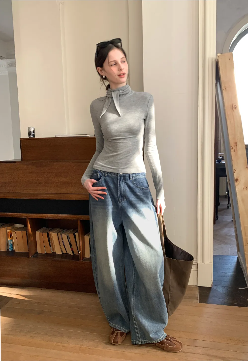 wide leg denim jeans with high waist design