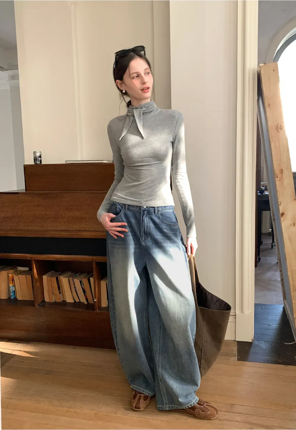 wide leg denim jeans with high waist design