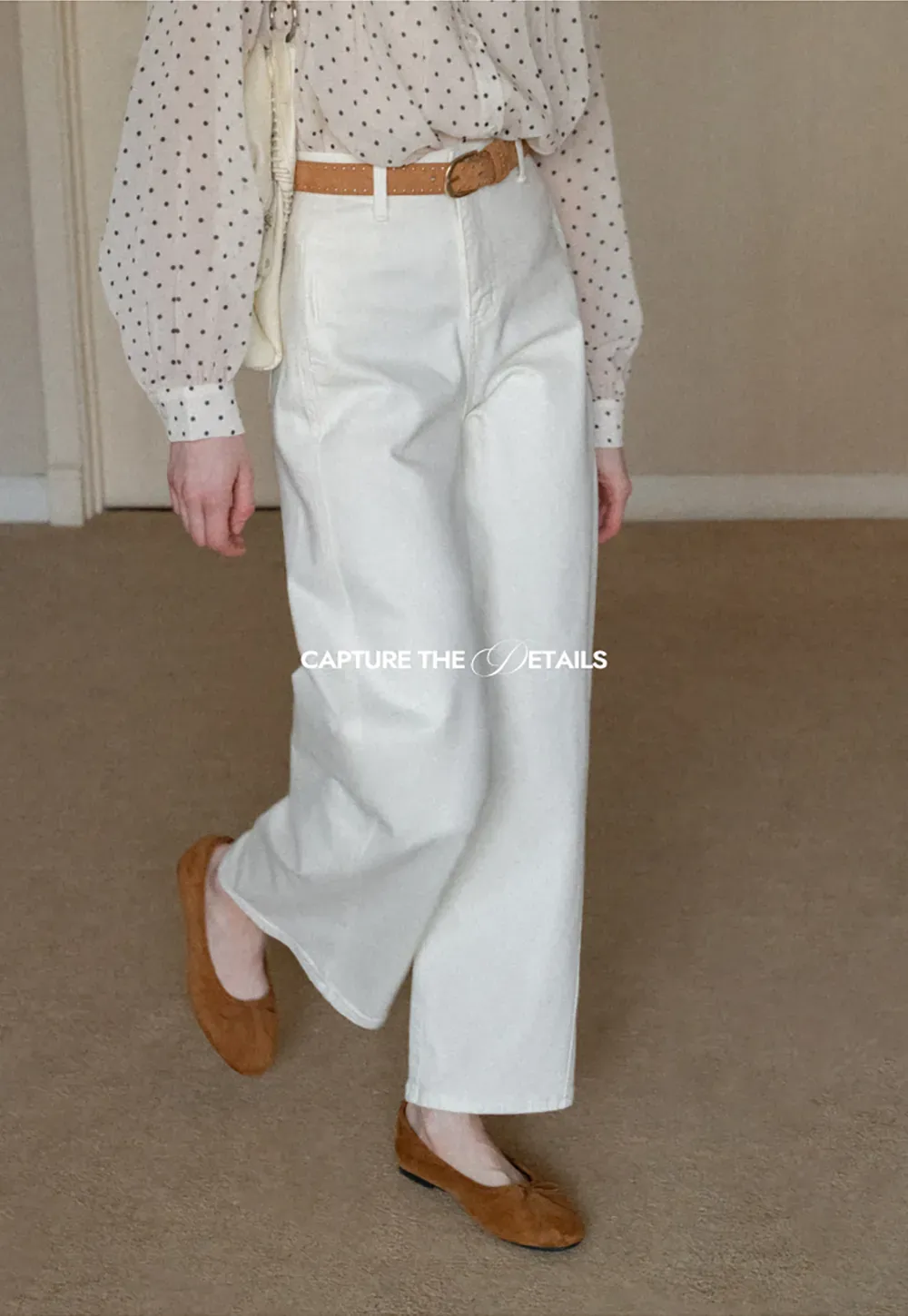 Wide leg high waist denim jeans with belt loop design