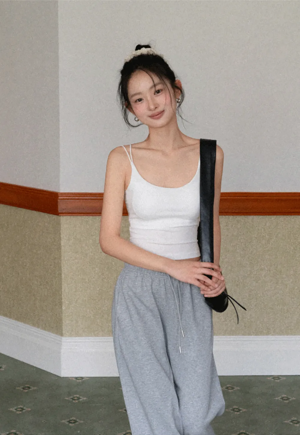 Thin strap scoop neck fitted tank top