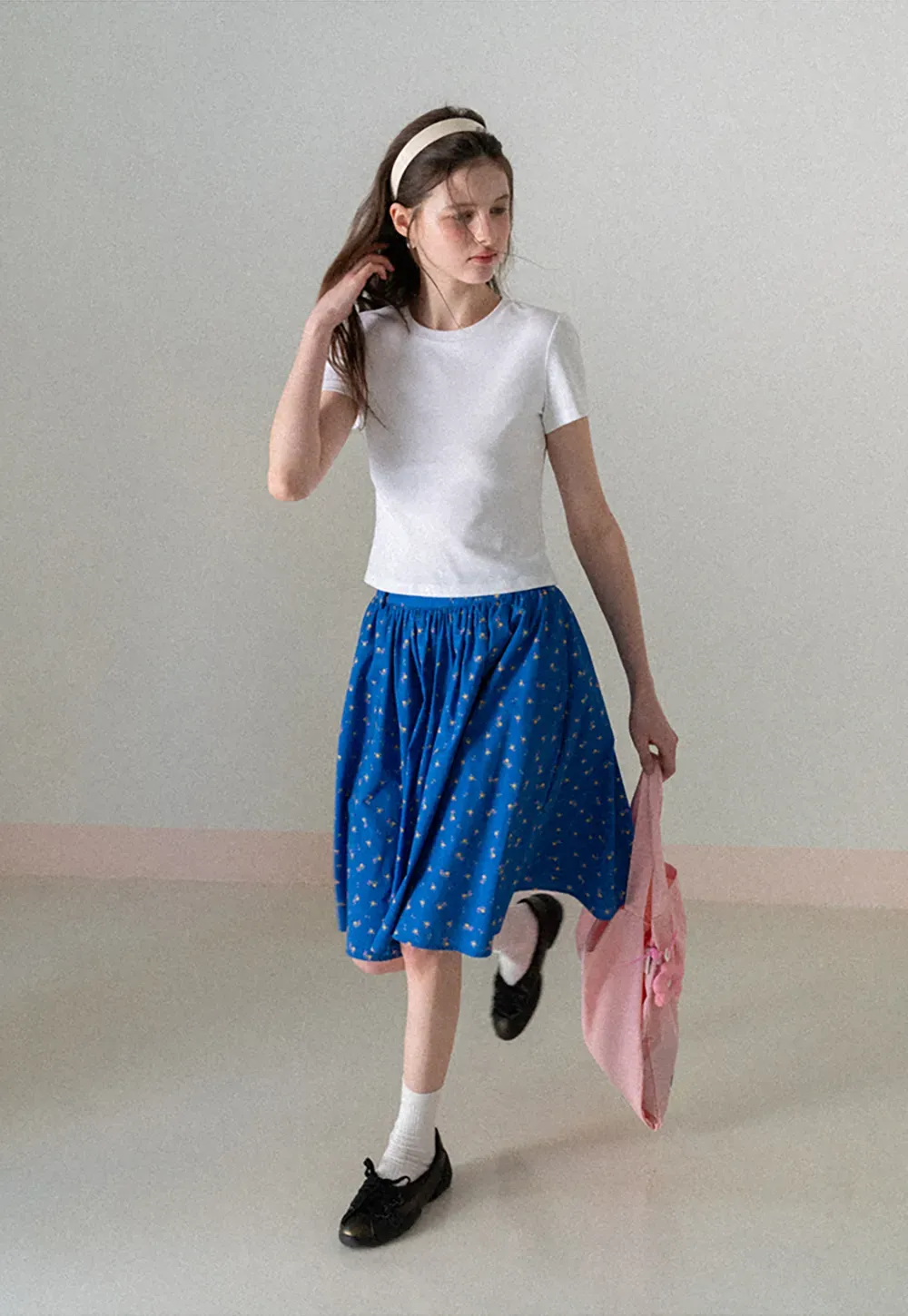 A-line skirt with floral print and elastic waist