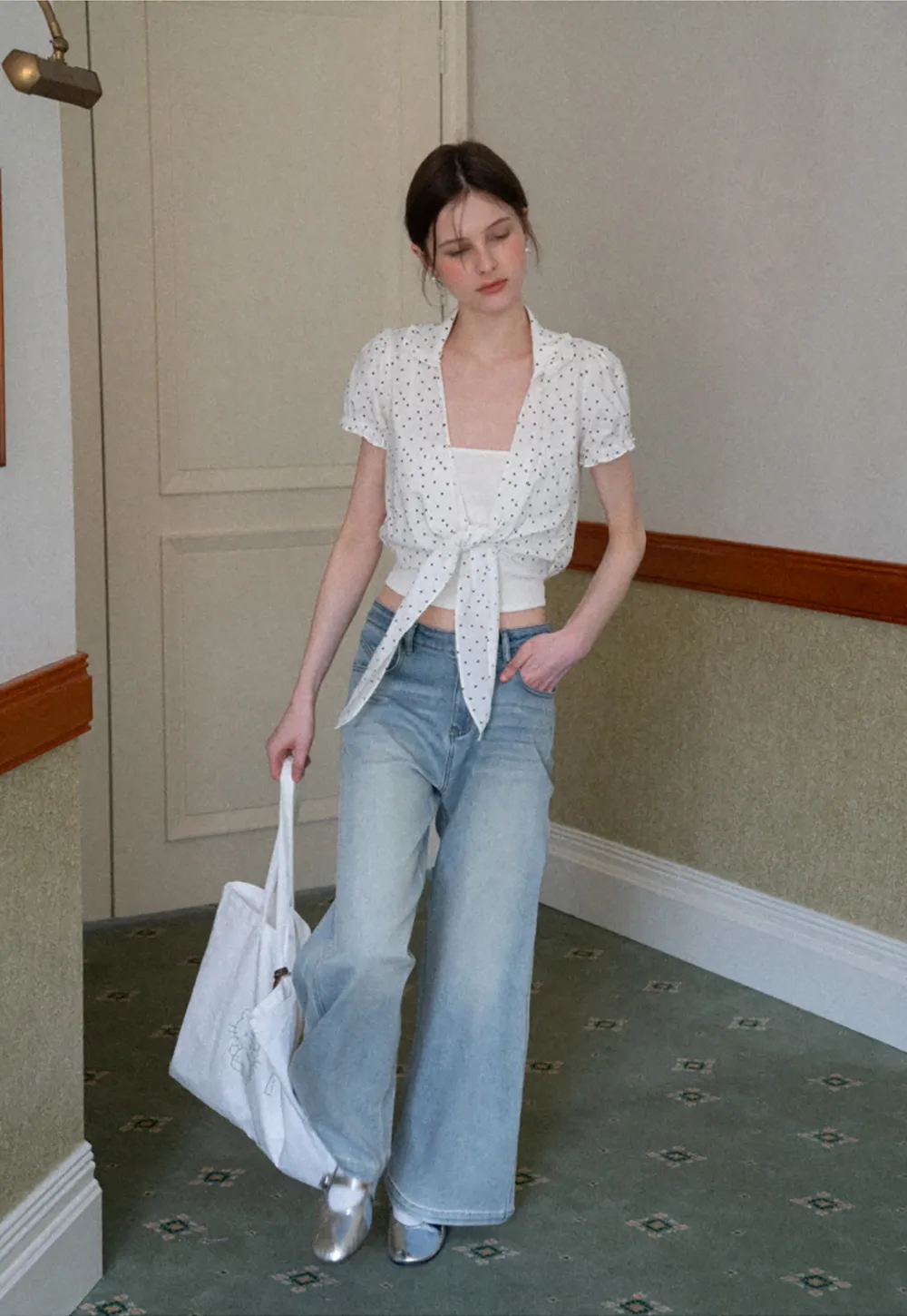 Wide leg flared denim jeans with front pockets