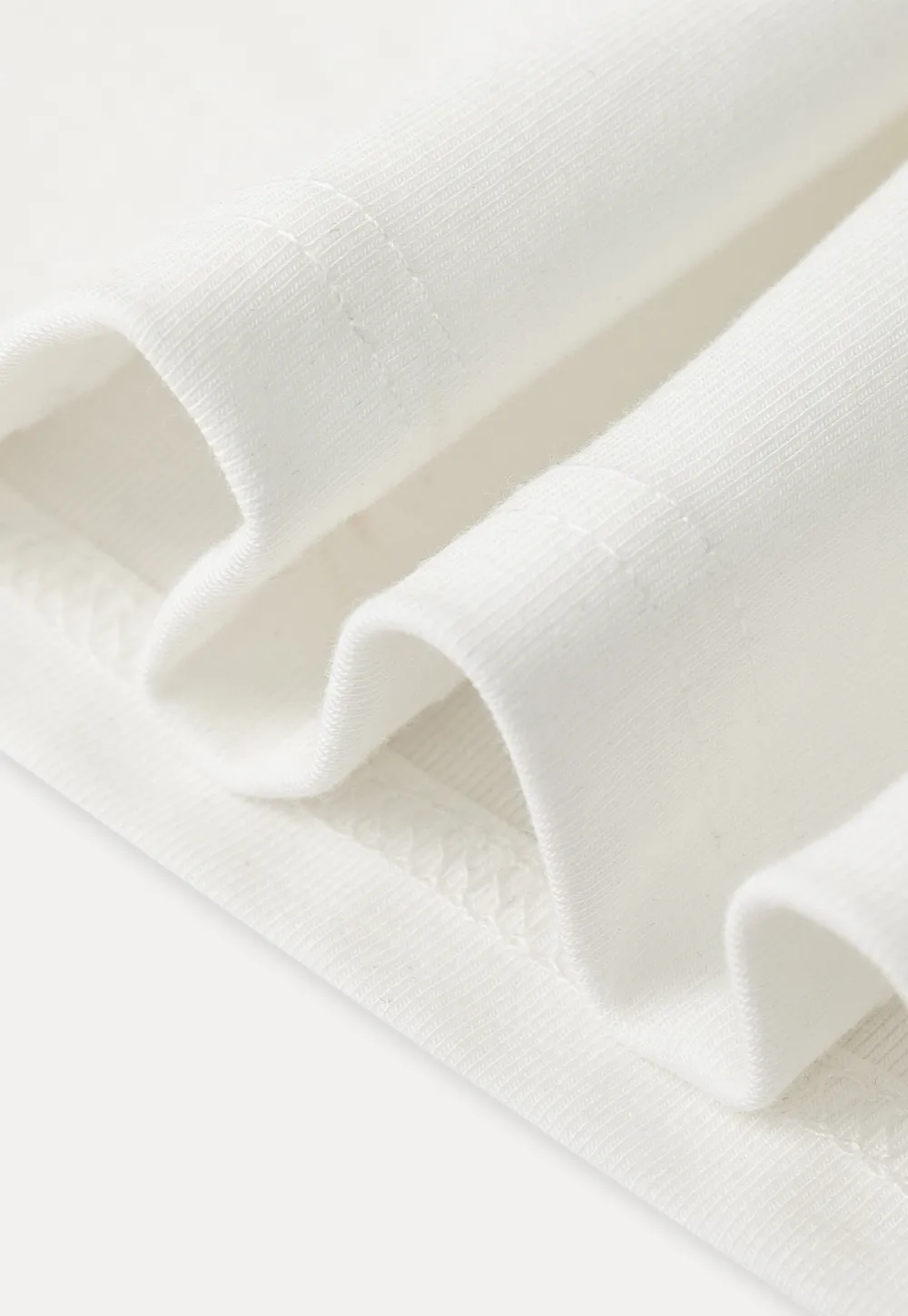 Short sleeve t shirt with embroidered pattern band