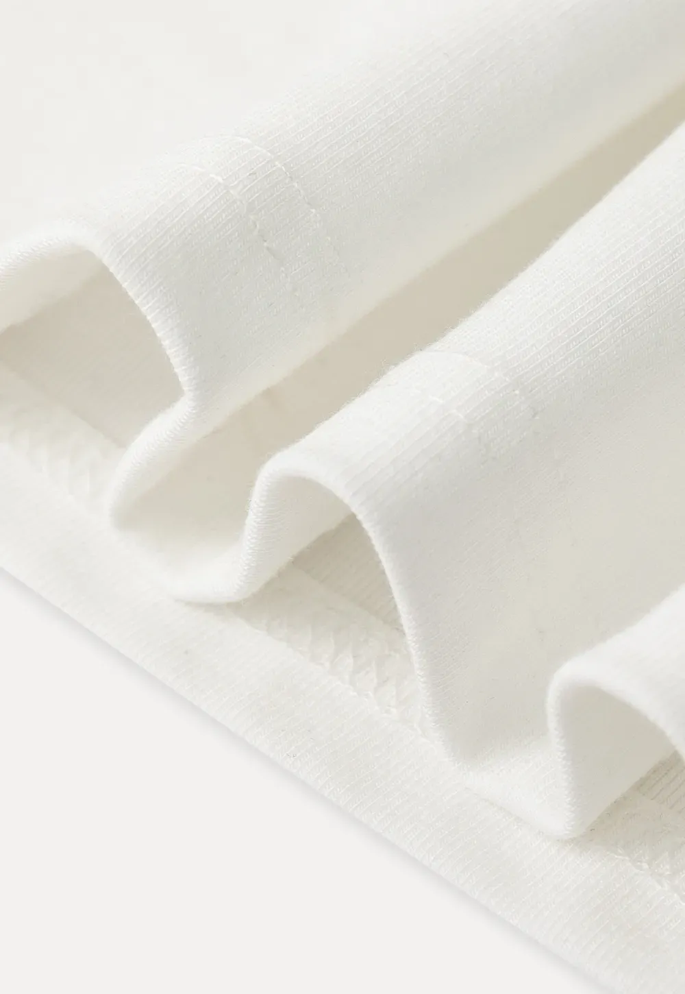 Short sleeve t shirt with embroidered pattern band