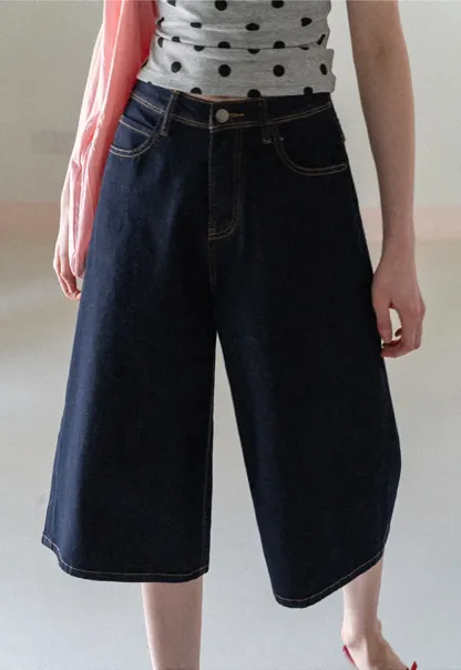 Wide leg cropped denim pants with contrast stitching
