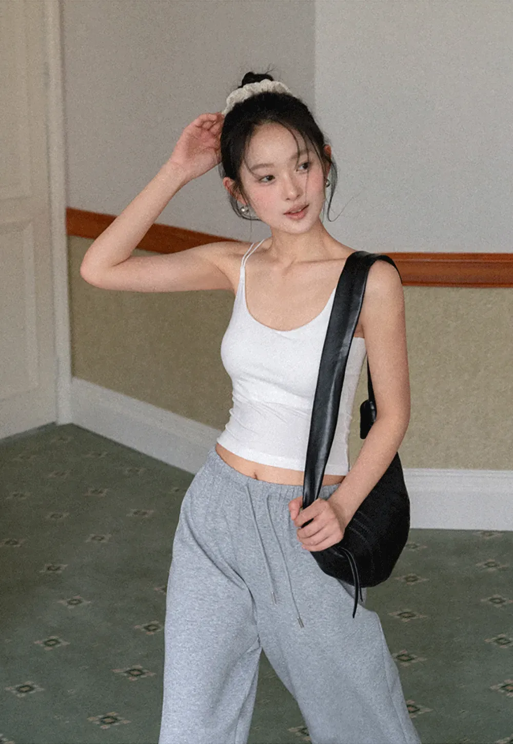 Thin strap scoop neck fitted tank top