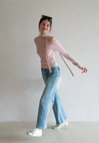 flared high waist jeans with back pocket design