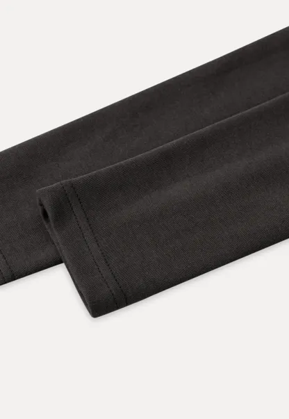 Long sleeve crop top with round neck and hem stitching design