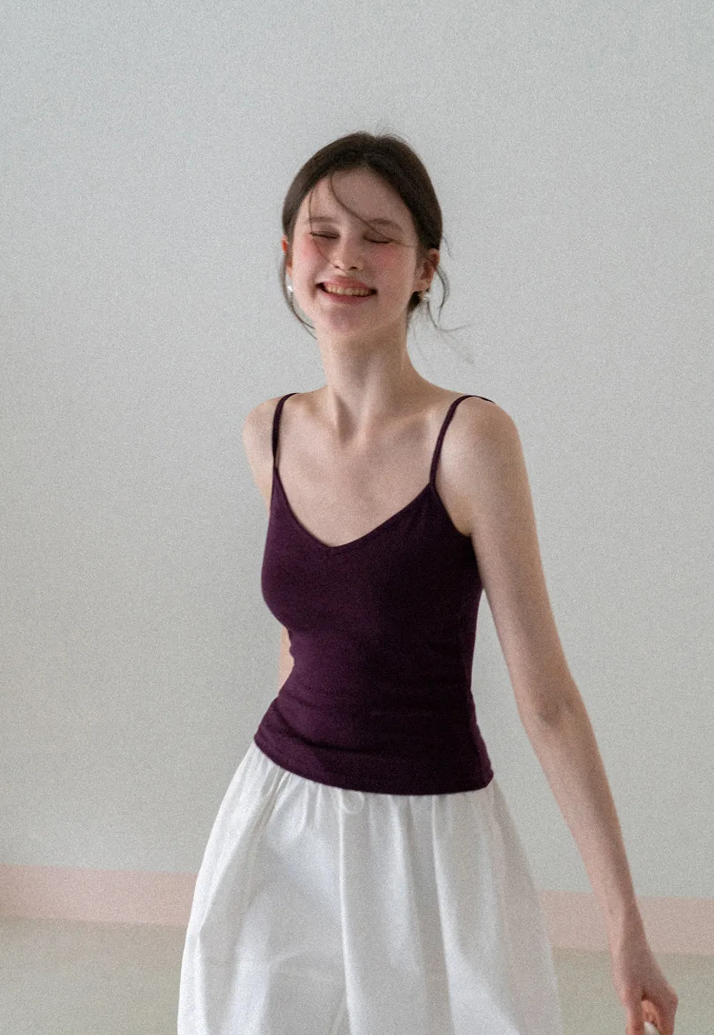 V neck thin strap fitted tank top