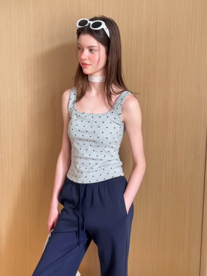 Freizeithose mit hohem Bund und Kordelzug, ausgestelltem Bein