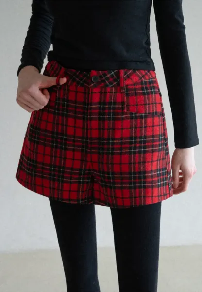 High waist plaid shorts with front pocket design