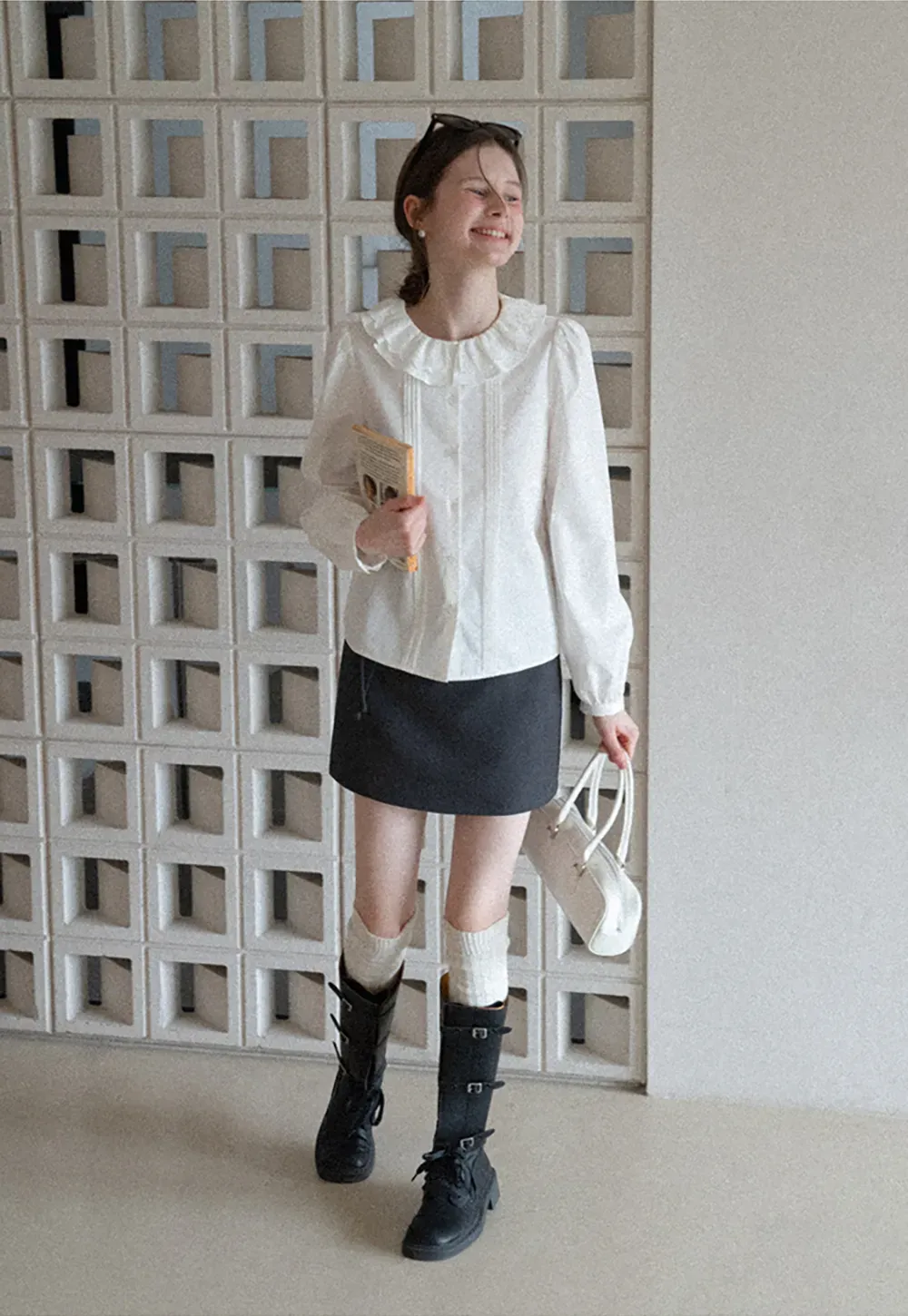 A-line mini skirt with front zipper closure