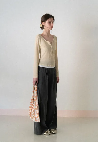 Long sleeve ribbed crop top with square neckline