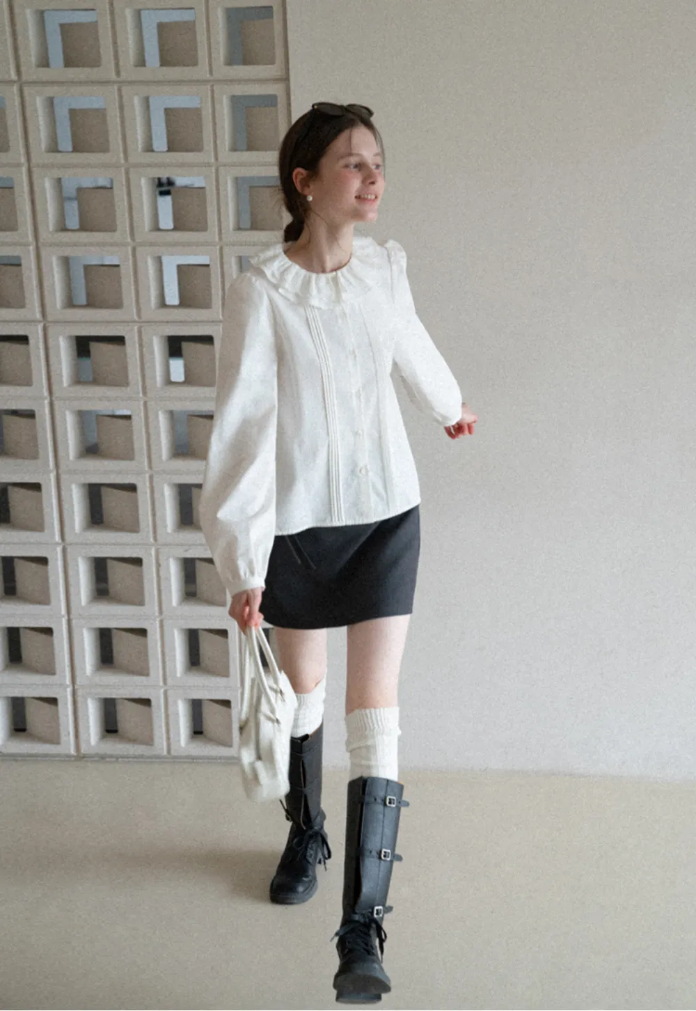 Elegant Blouse with Ruffled Collar and Pintuck Detail