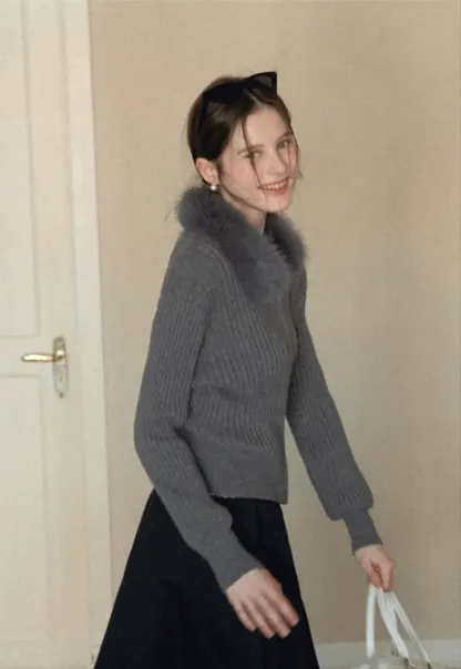 Ribbed knit sweater with fur collar detail