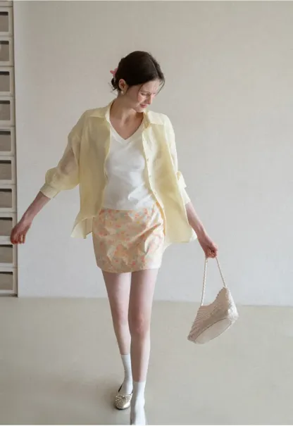 V neck short sleeve knit t shirt