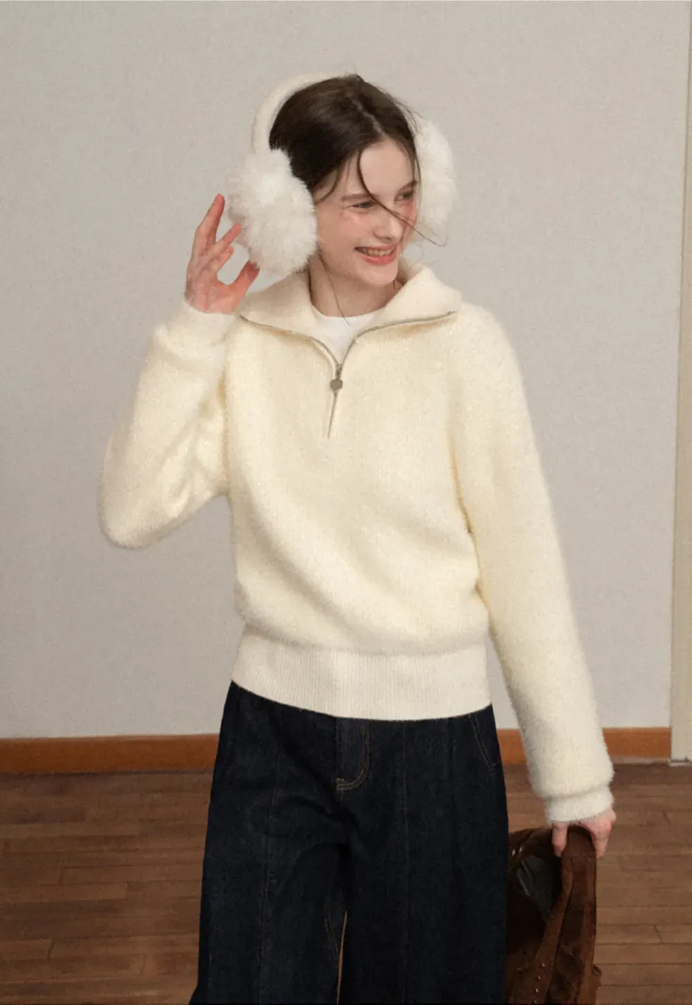 Elegant Knit Sweater with Polo Collar Design