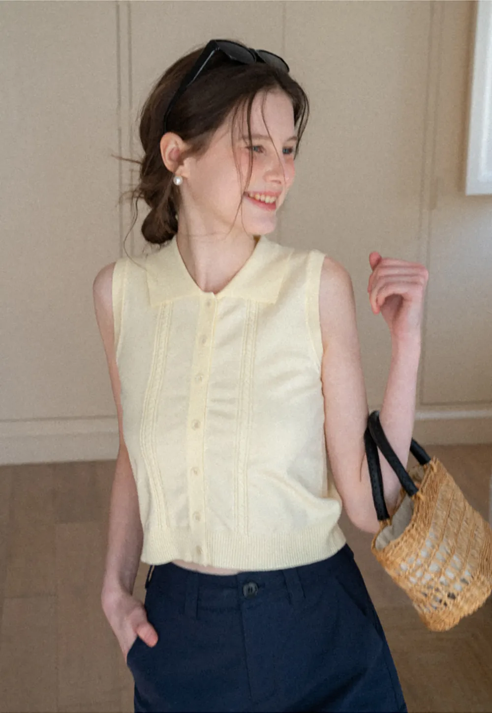 Sleeveless Knit Top with Collar and Buttons