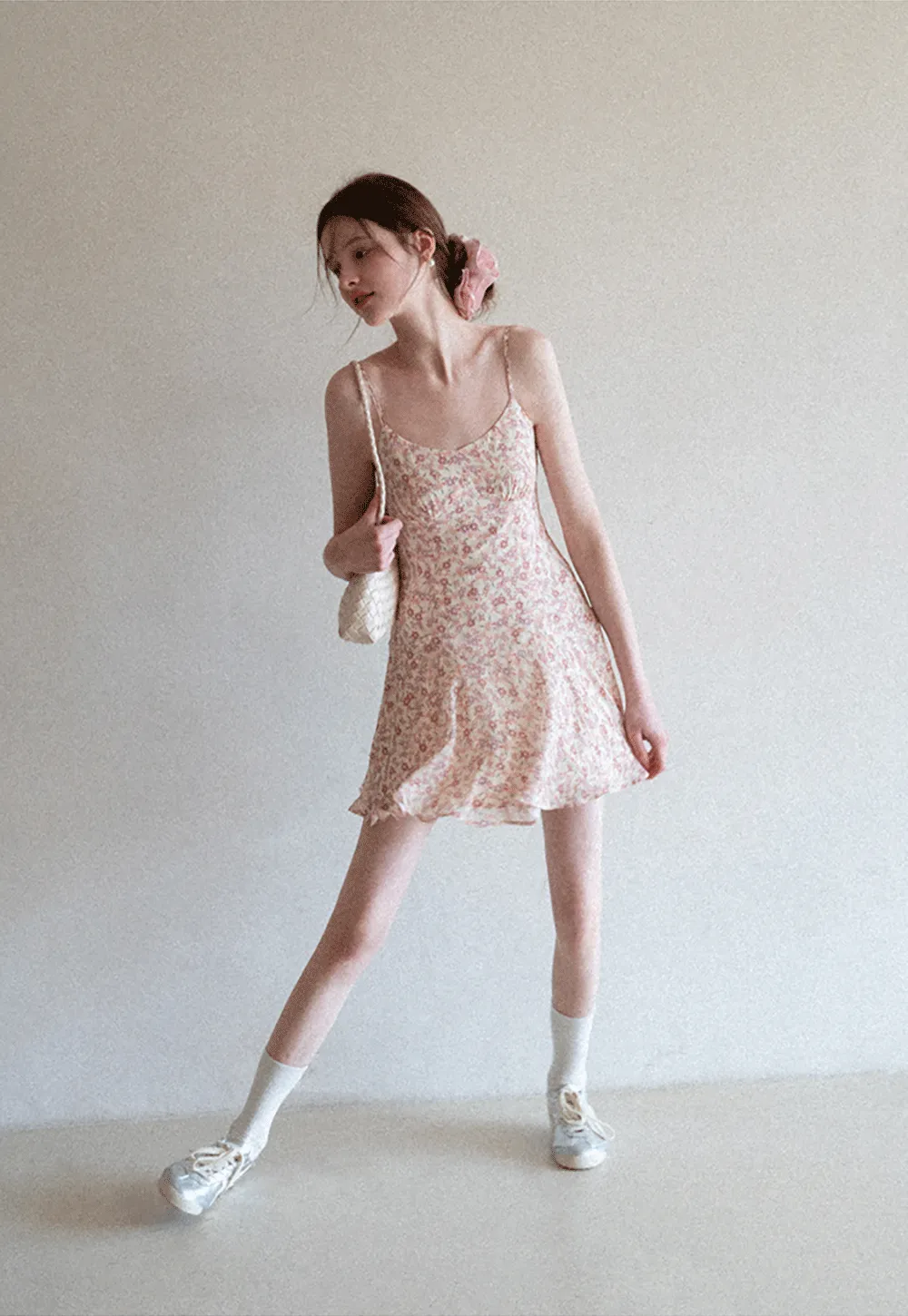 Floral Print Sleeveless Mini Dress with Pleated Skirt