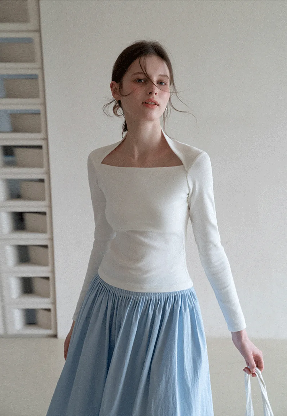 Lightweight pleated midi skirt with elastic waist