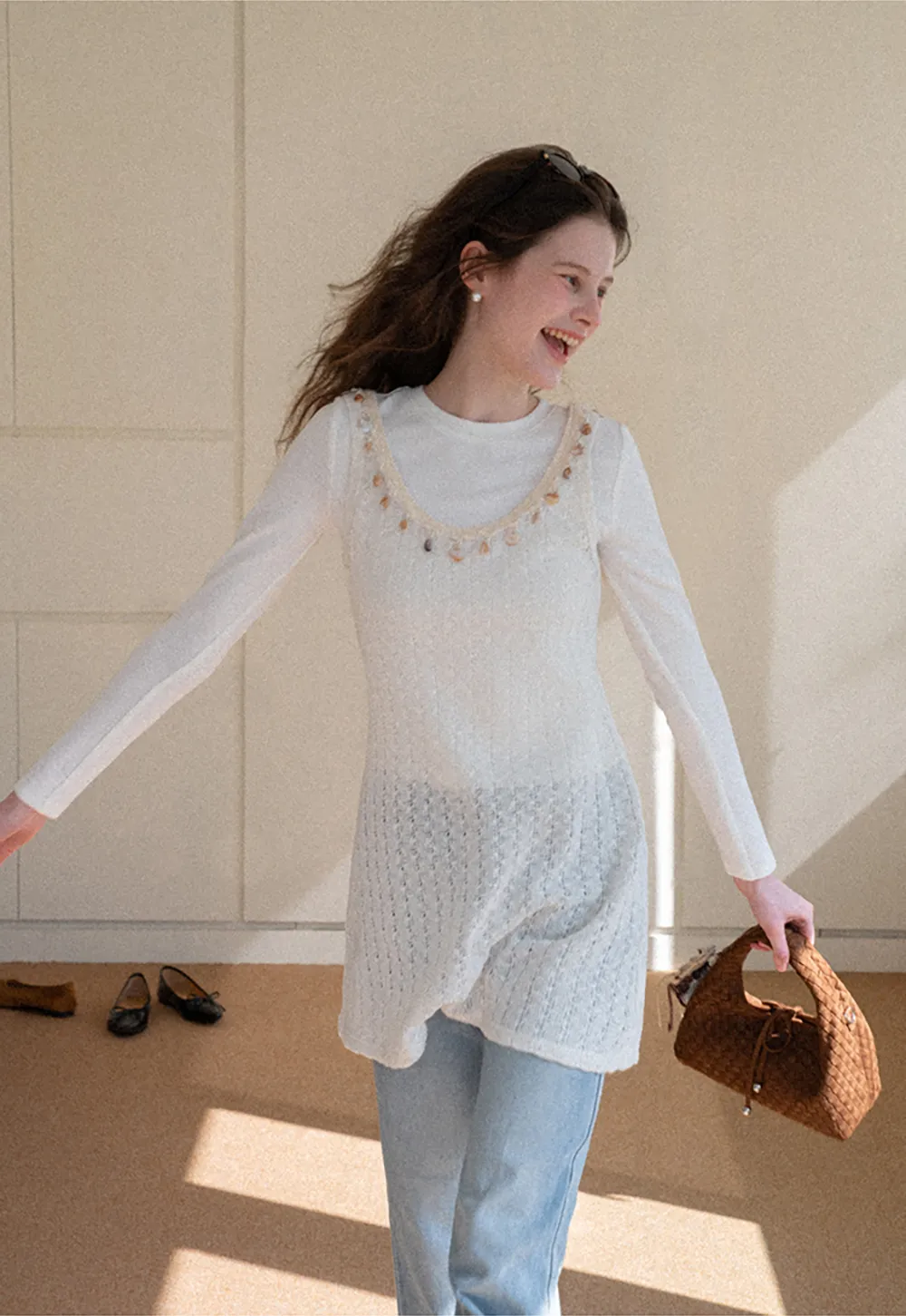 knitted sleeveless tank top with lace trim and button details