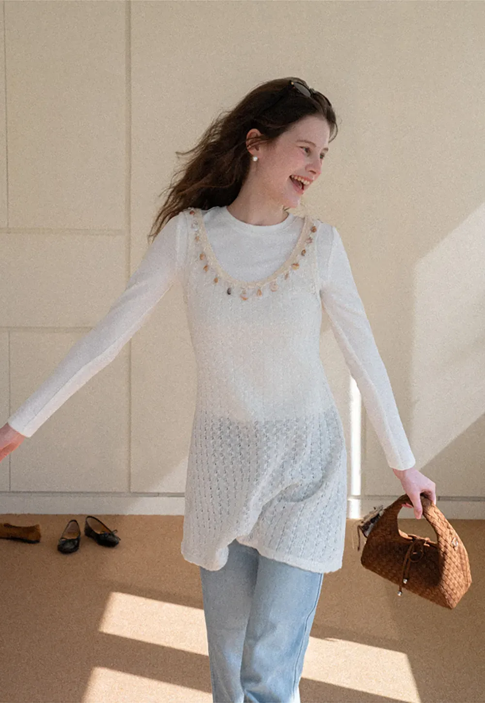 knitted sleeveless tank top with lace trim and button details