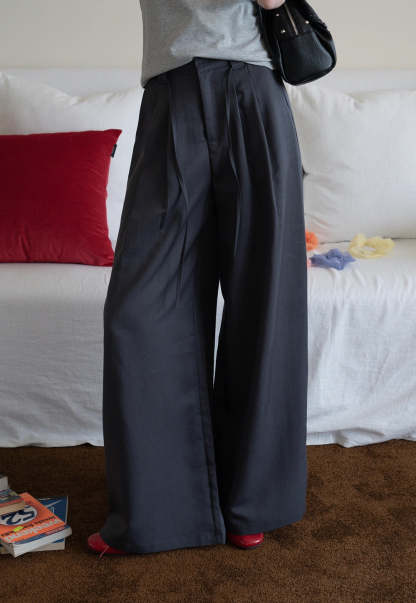 Wide-Leg Pleated Pants