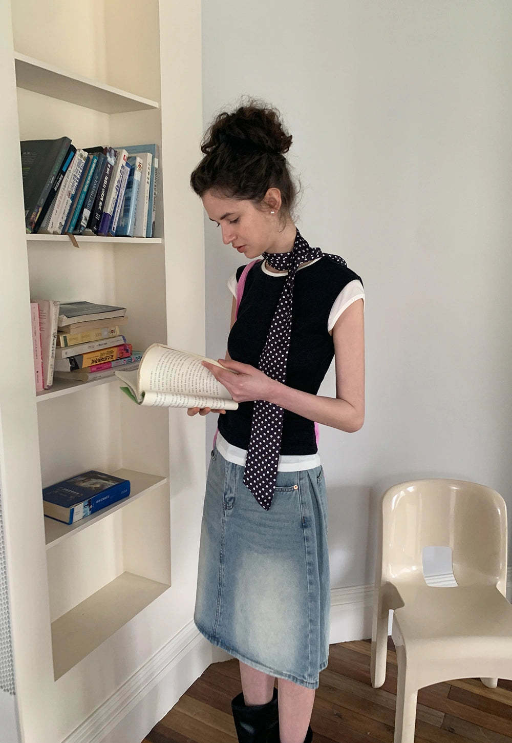 Layered Contrast Trim Sleeveless Tee