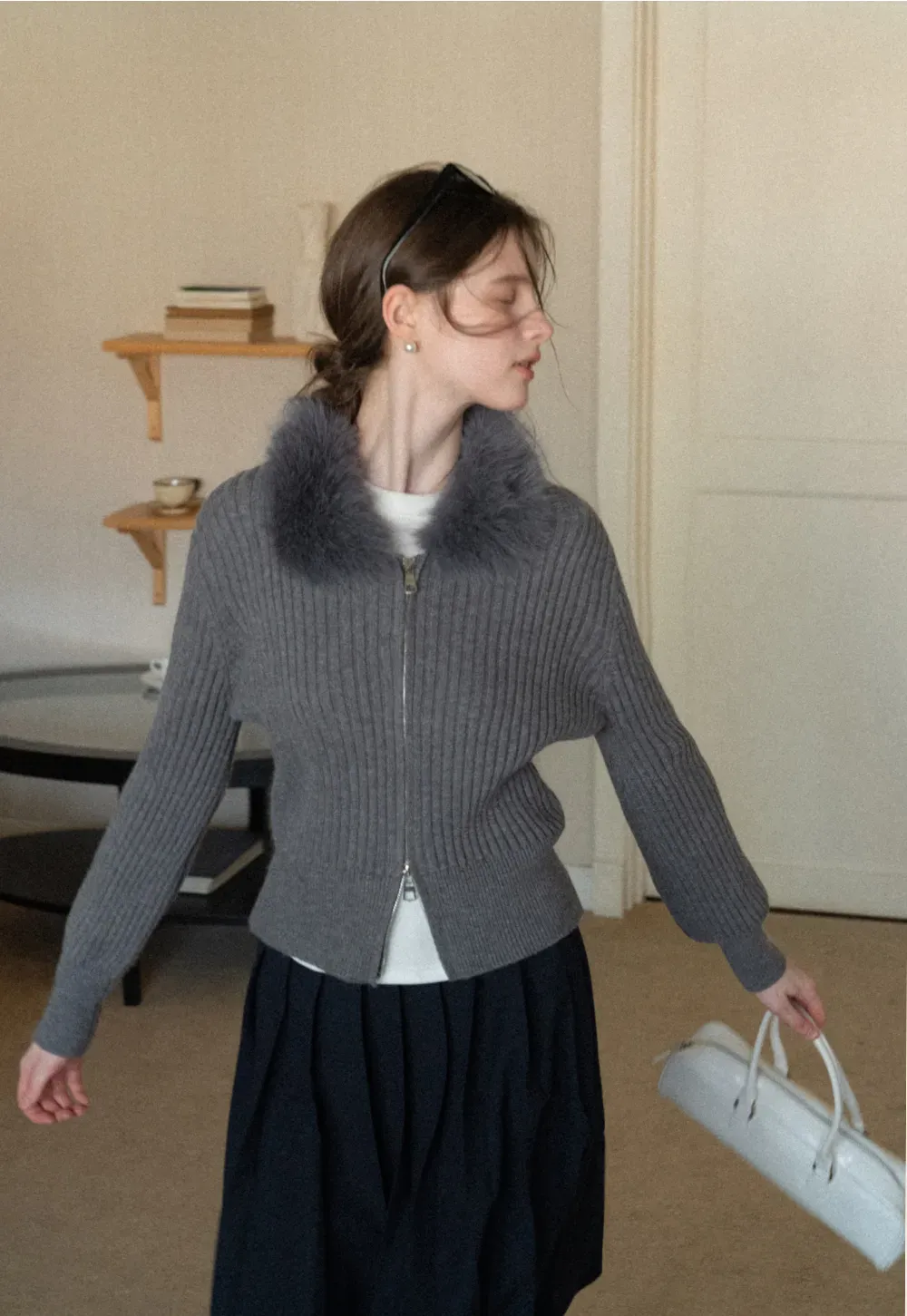 Elegant pleated midi skirt with high waist design