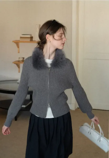 Elegant pleated midi skirt with high waist design