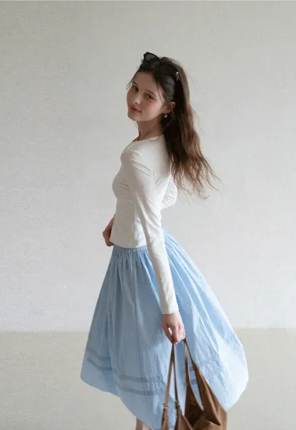 Lightweight pleated midi skirt with elastic waist