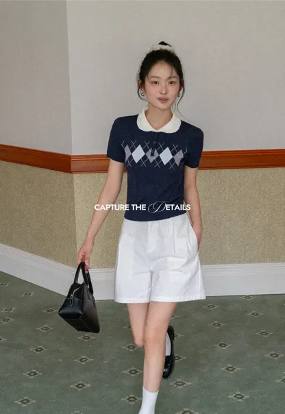 Knitted Short Sleeve Sweater with Collar and Diamond Pattern