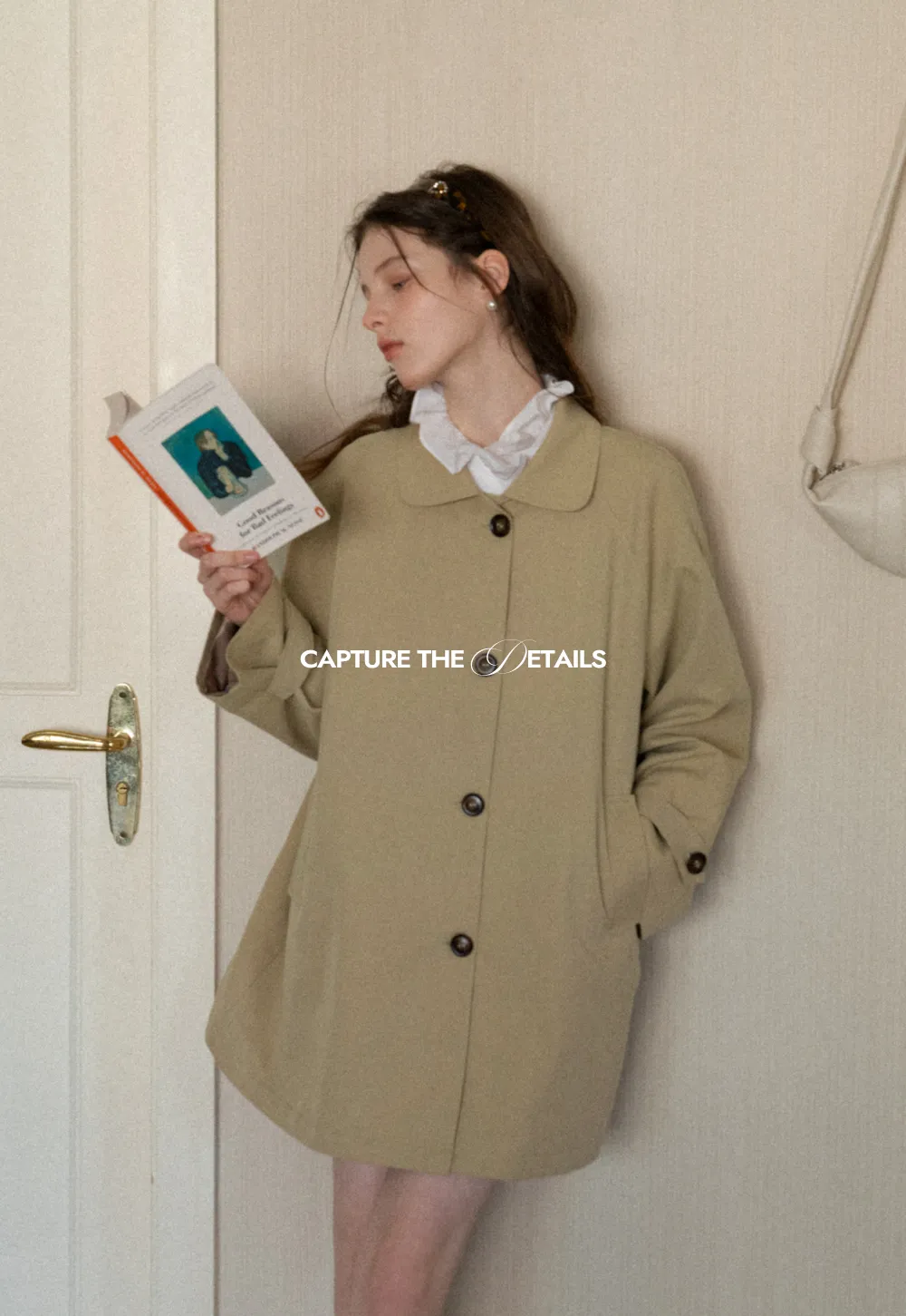 Elegant Trench Coat with Button Detailing and Pockets