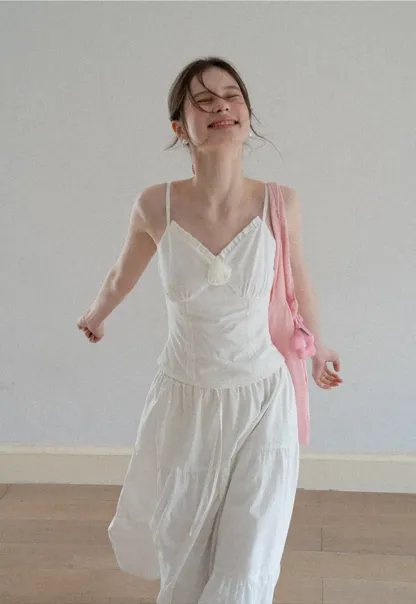 V neck sleeveless dress with floral embellishment