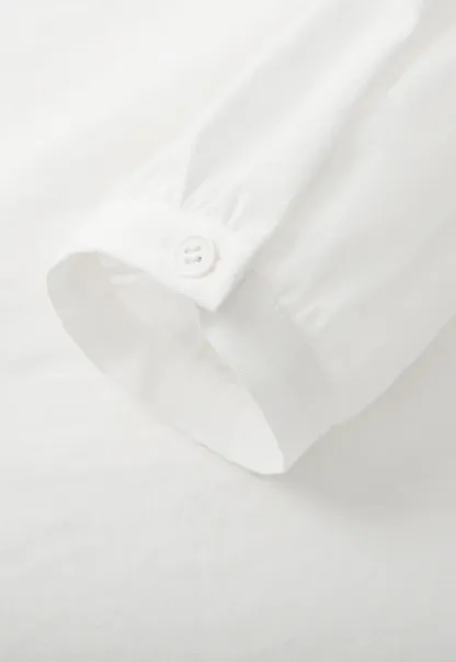 Elegant Blouse with Ruffled Collar and Pintuck Detail