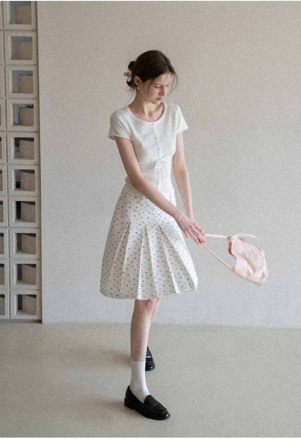 Pleated skirt with floral print