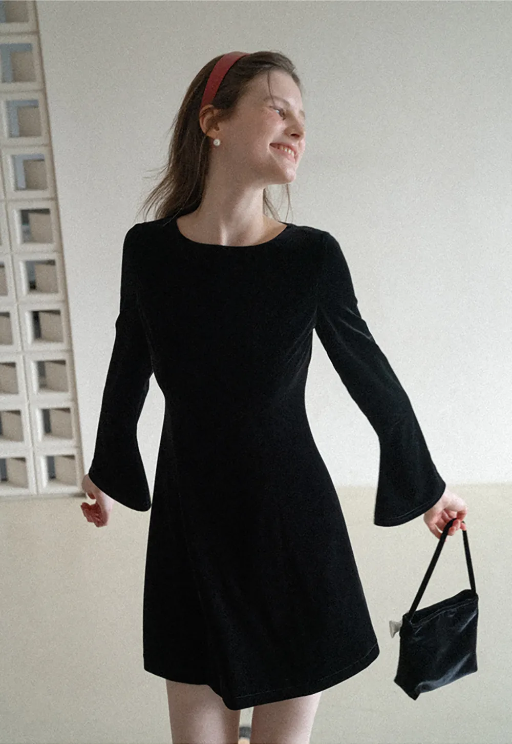 Elegant Velvet Mini Dress with Flared Sleeves