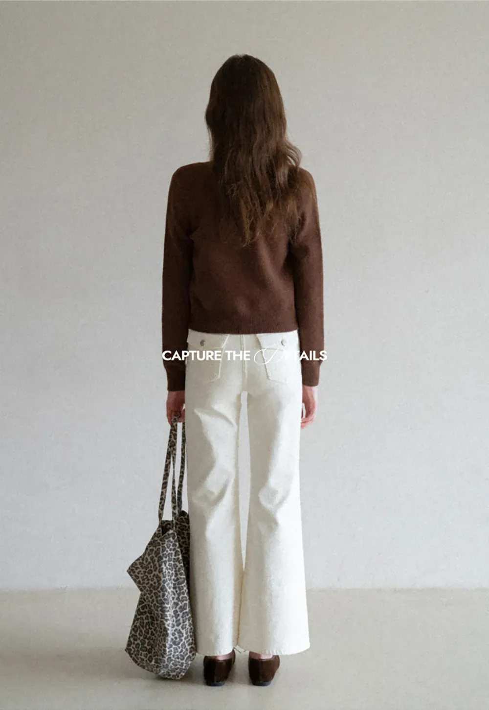 flared high waist jeans with back pocket design